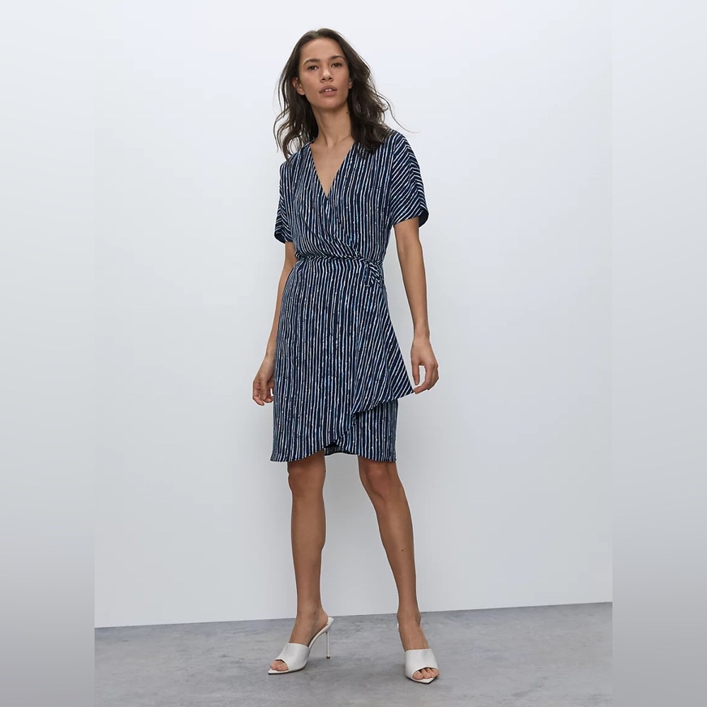 Aritzia Babaton Wallace Wrap Dress